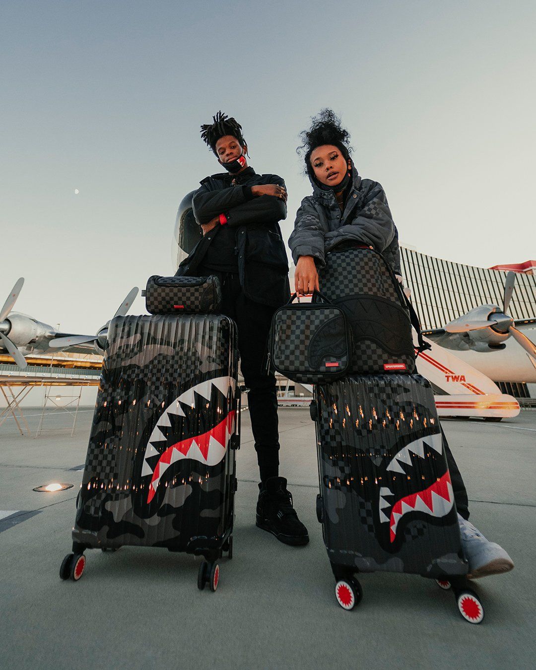 3AM SHARKNAUTICS 29.5 FULL-SIZE LUGGAGE - Image 14