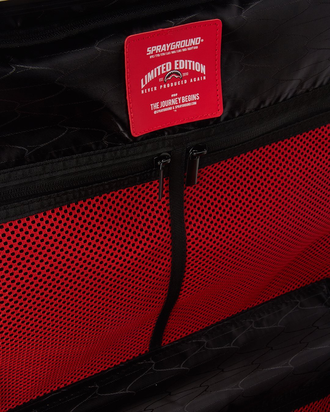 SHARKITECTURE MOLDED 2 PC LUGGAGE SET - Image 17